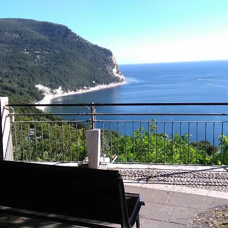 Casa Di Lory Sirolo
